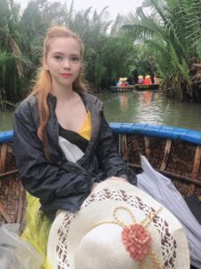 Basket boat tour